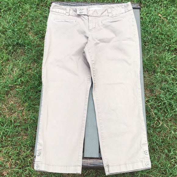LOFT Pants - Ann Taylor LOFT size 4 Capri pants NICE!